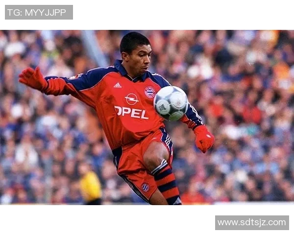 近代十位足球明星的辉煌历程与传奇瞬间回顾